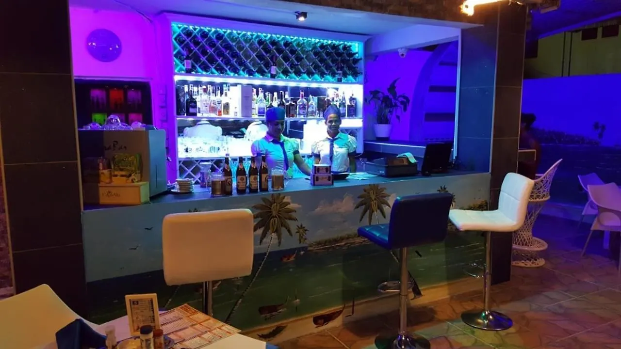 Hotel Restaurante Thomas Boca Chica